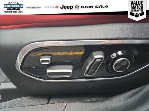 Used 2024 Jeep Wagoneer Launch Edition AWD/4WD image 18