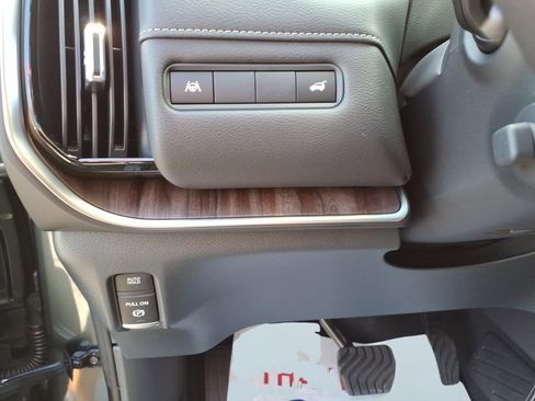 New 2026 Nissan Armada SL w/ Captain's Chari Seat Package RWD image 17