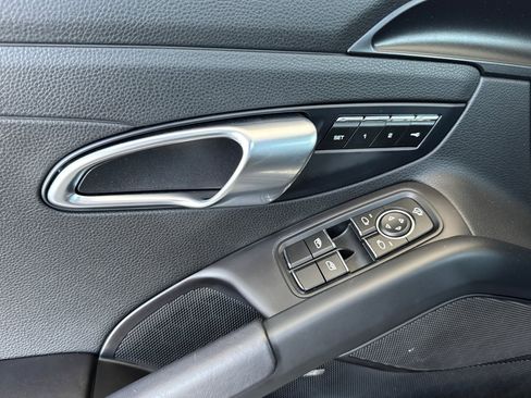 Used 2024 Porsche 718 Cayman S RWD image 10