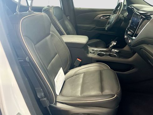 Used 2022 Chevrolet Traverse Premier AWD/4WD image 29