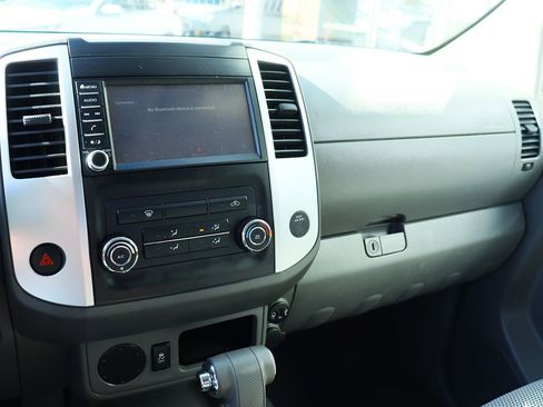 Used 2019 Nissan Frontier SV image 43