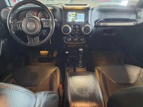 Used 2017 Jeep Wrangler Unlimited Sahara AWD/4WD image 16