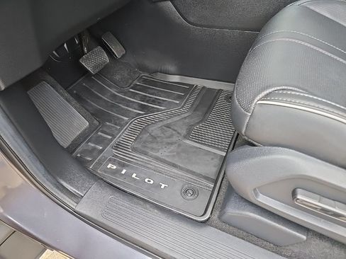 Used 2024 Honda Pilot Elite image 38