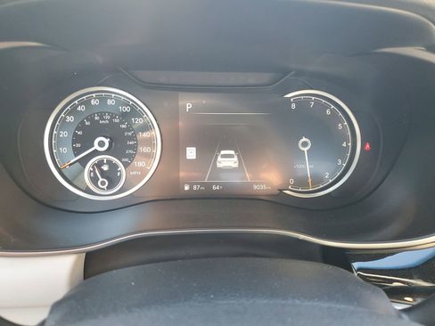 Used 2025 Genesis G70 2.5T image 29