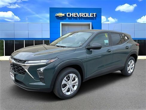 New 2026 Chevrolet Trax LS w/ Driver Confidence Package image 7