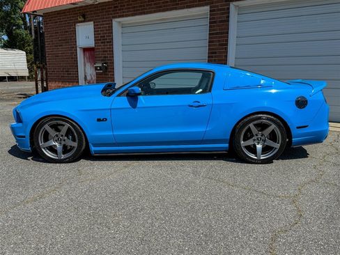 Used 2013 Ford Mustang GT RWD image 19