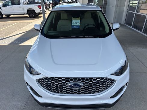Certified 2024 Ford Edge SEL w/ Convenience Package AWD/4WD image 12