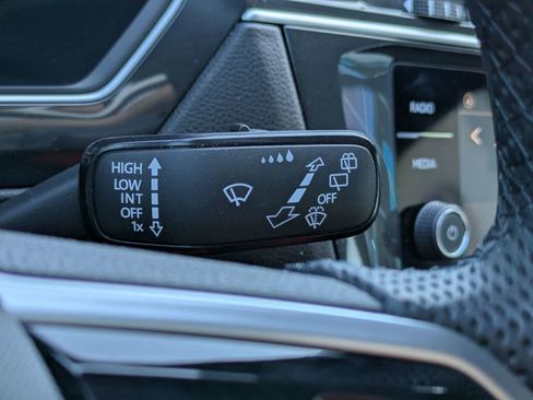 Certified 2024 Volkswagen Tiguan SE R-Line image 39