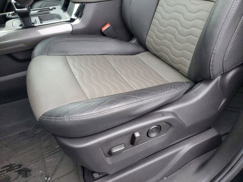 Used 2024 Chevrolet Silverado 1500 ZR2 image 14