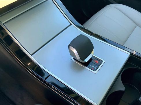 Used 2025 Land Rover Range Rover Evoque S image 7