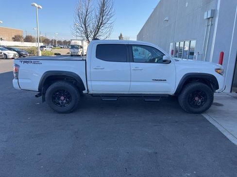 Used 2020 Toyota Tacoma TRD Off-Road image 5