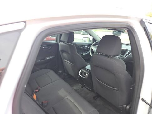 Used 2022 Chevrolet Malibu LT FWD image 13