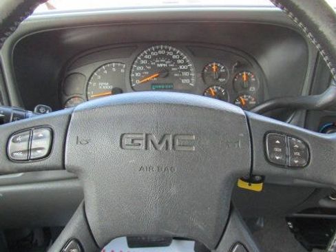 Used 2003 GMC Sierra 2500 SLE w/ Skid Plate Package AWD/4WD image 11
