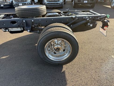 New 2026 Ford F550 4x4 Crew Cab image 17
