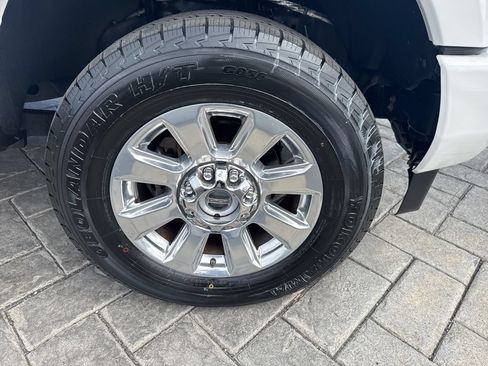Used 2019 Ford F350 Platinum w/ Platinum Ultimate Package AWD/4WD image 4