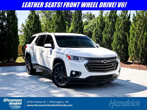 Used 2020 Chevrolet Traverse RS FWD image 1