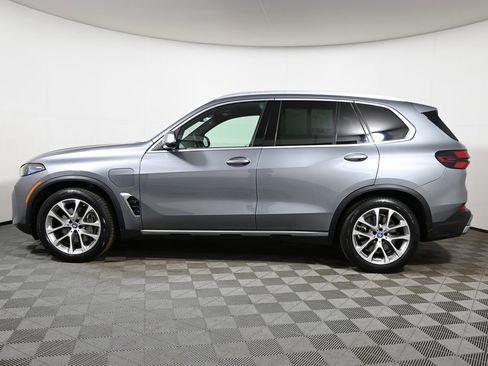 Certified 2024 BMW X5 xDrive50e w/ Premium Package image 2