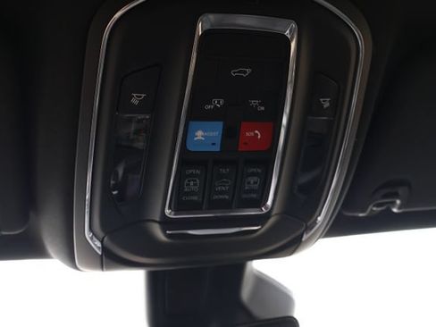 Used 2024 Jeep Wagoneer Series II AWD/4WD image 17