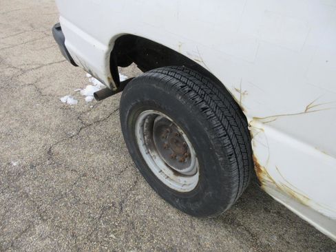 Used 2011 Ford E-250 and Econoline 250 E-250 image 11