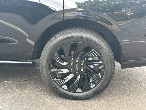 New 2026 Lincoln Navigator Reserve w/ Jet Appearance Package AWD/4WD image 19
