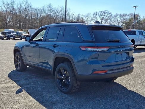 New 2026 Jeep Grand Cherokee Limited w/ Limited Altitude Package AWD/4WD image 6