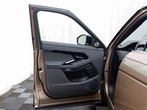 New 2026 Land Rover Range Rover Evoque Dynamic SE image 4