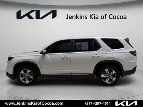 Used 2023 Honda Pilot EX-L image 8