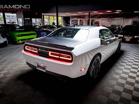 Used 2023 Dodge Challenger R/T w/ T/A Package image 4