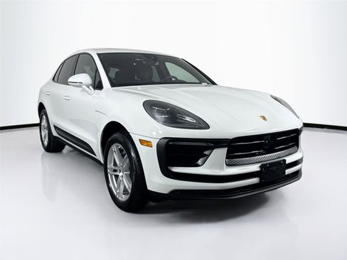 Used 2024 Porsche Macan Turbo image 4