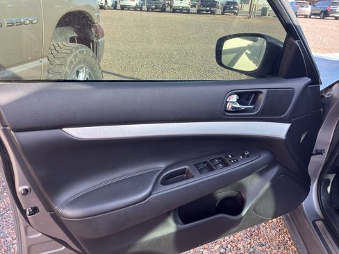 Used 2009 INFINITI G37 Journey image 6
