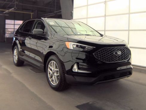 Used 2023 Ford Edge SEL w/ Convenience Package AWD/4WD image 4