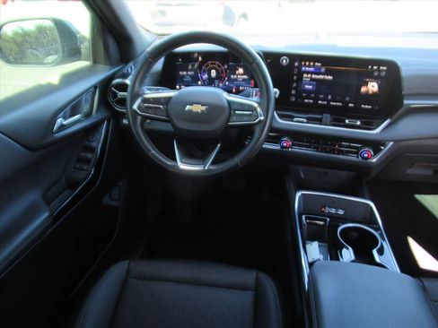 Used 2025 Chevrolet Equinox LT w/ Convenience Package II image 12