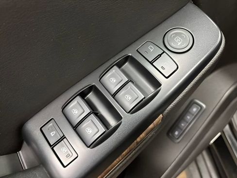 Used 2020 Chevrolet Tahoe LT w/ LT Midnight Edition image 11