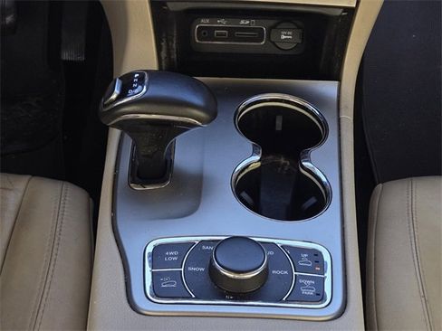 Used 2014 Jeep Grand Cherokee Limited image 12