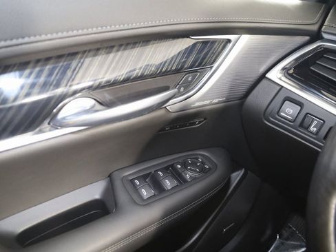 Used 2023 Cadillac XT6 Premium Luxury image 33