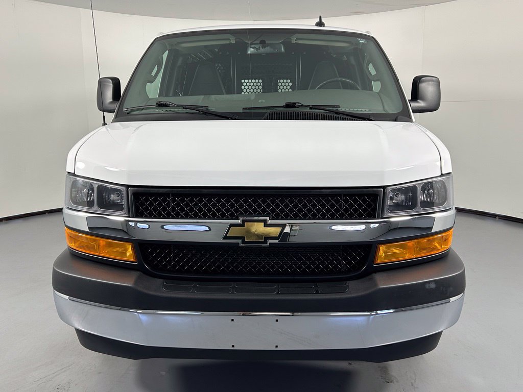 Used 2025 Chevrolet Express 2500 w/ Driver Convenience Package RWD image 2