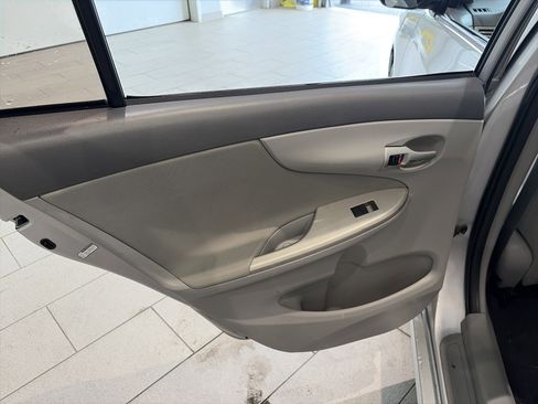 Used 2010 Toyota Corolla LE FWD image 16