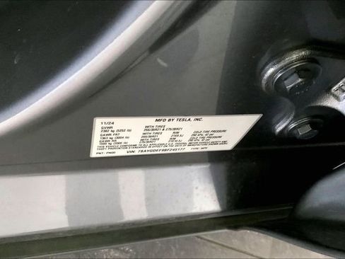 Used 2025 Tesla Model Y Performance AWD/4WD image 13