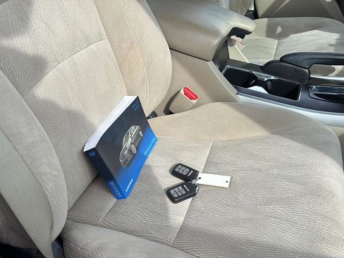 Used 2013 Honda Accord EX image 23