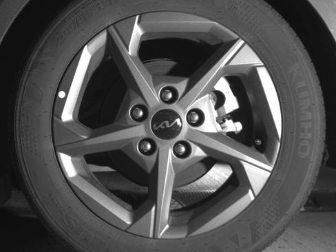 Used 2025 Kia K4 LXS image 14