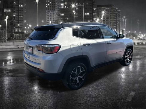 Used 2025 Jeep Compass Limited image 7