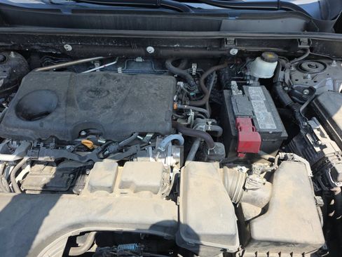 Used 2022 Toyota RAV4 LE FWD image 8