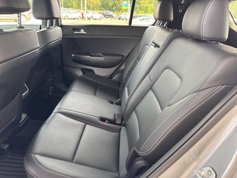 Used 2020 Kia Sportage S image 34