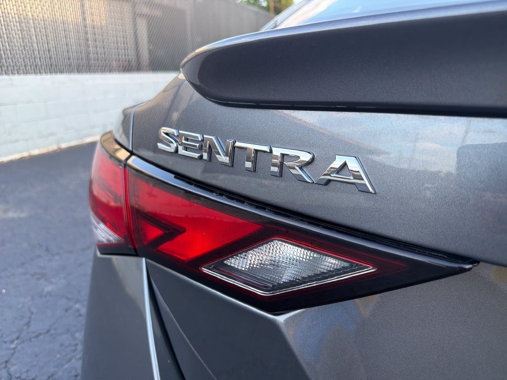 Used 2025 Nissan Sentra SR FWD image 23