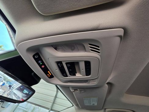 Used 2023 Buick Envision Avenir AWD/4WD image 43