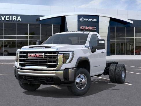 New 2026 GMC Sierra 3500 Pro w/ Convenience Package RWD image 33