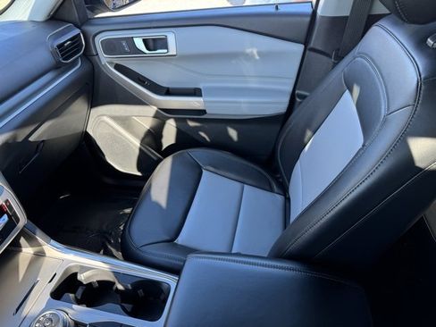 Certified 2022 Ford Explorer XLT w/ Equipment Group 202A image 25