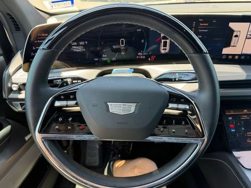 Used 2026 Cadillac Vistiq Luxury AWD/4WD image 19