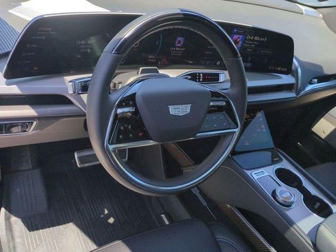 Certified 2026 Cadillac Vistiq Premium Luxury w/ LPO, Floor Liner Package AWD/4WD image 10
