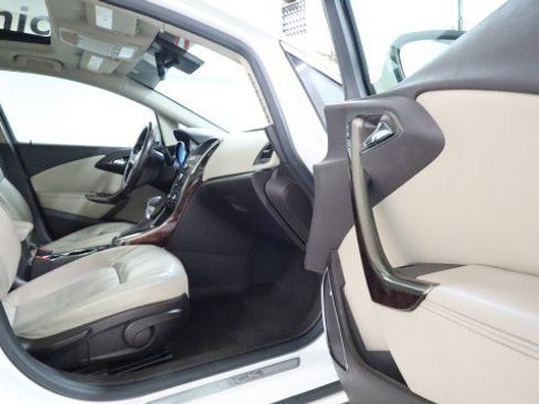 Used 2013 Buick Verano Premium image 10